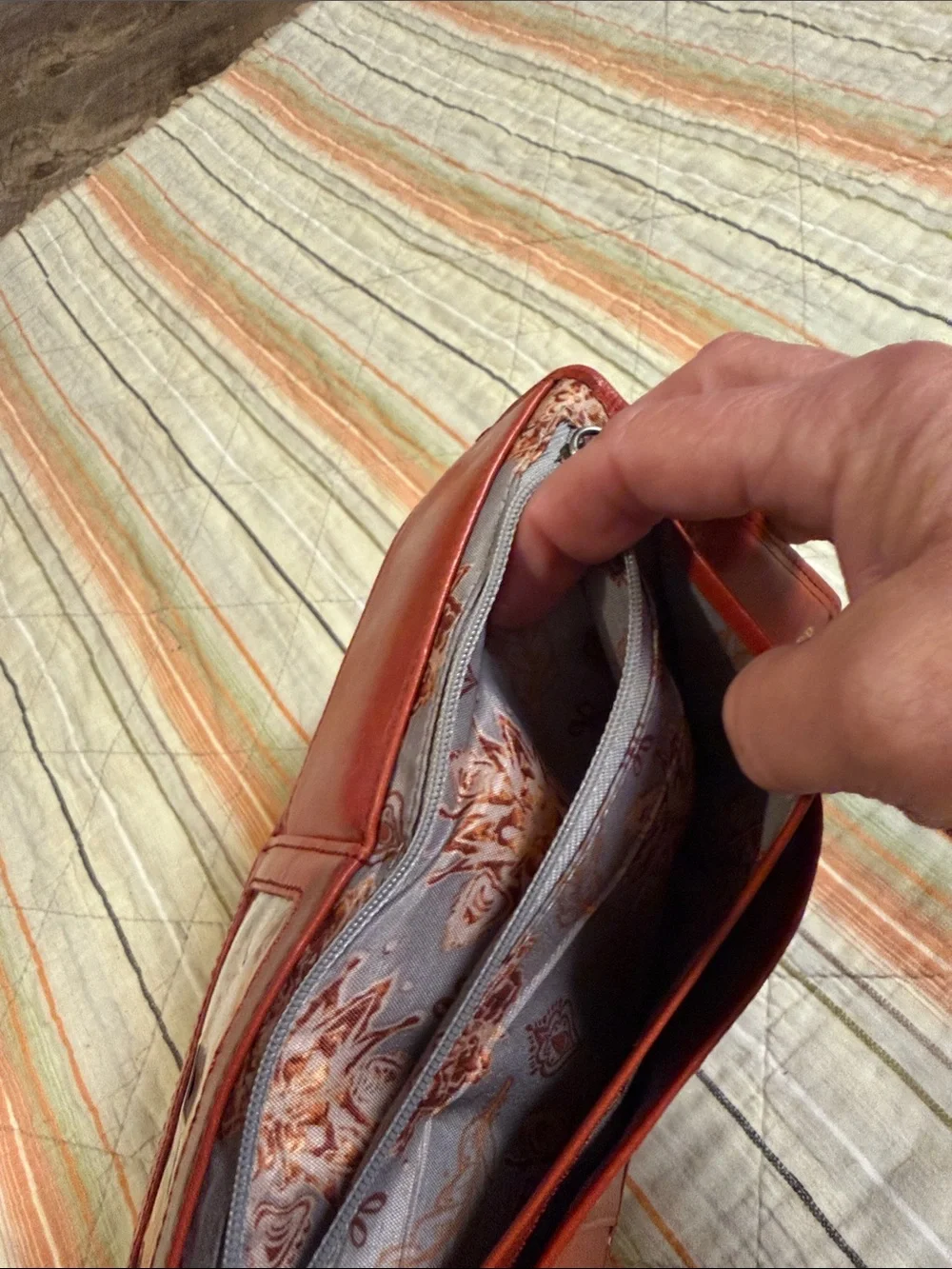 Hobo International wallet rust/red